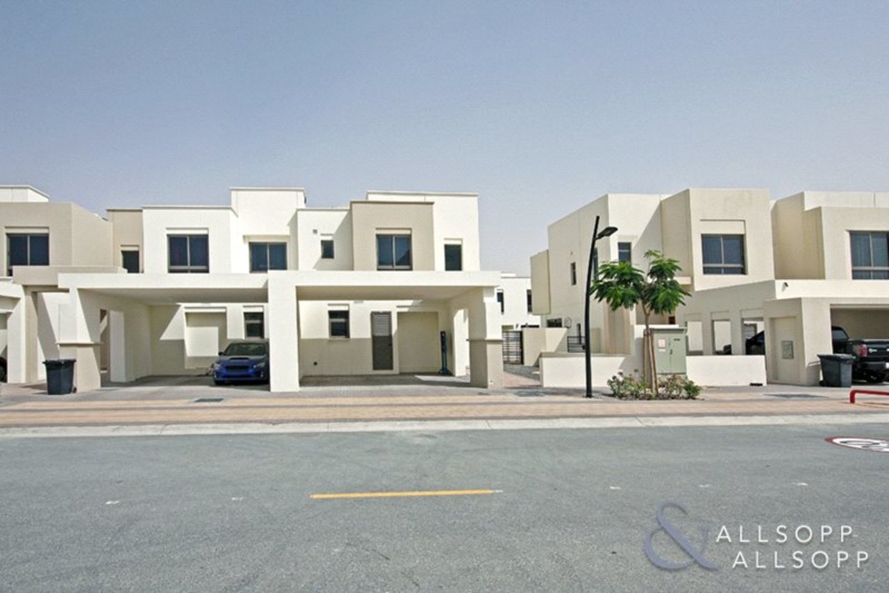 Villa let in Hayat Townhouses, Town Square, Dubai | Allsopp & Allsopp